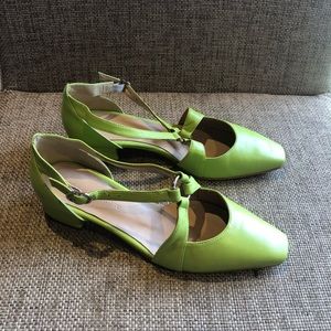 About Arianne Coral Maryjane pump